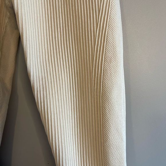 Aerie Offline Textured Ribbed 7/8 Cream Leggings | SZ S - Picture 4 of 14